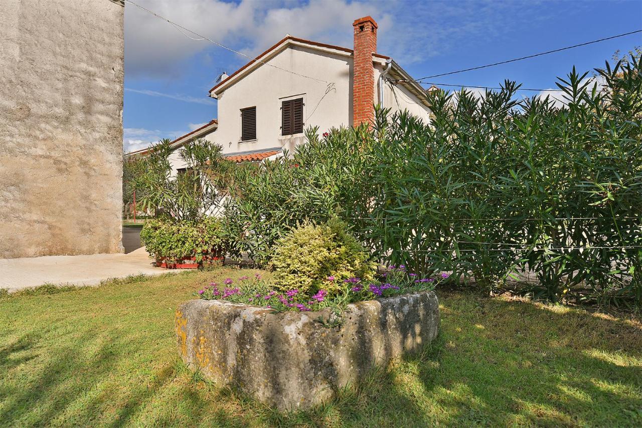 Willa House Monteci 1378 Galižana Zewnętrze zdjęcie